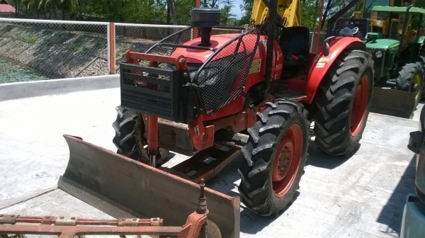 ขายรถไถ KUBOTA M7040 สภาพสวย ใช้งานน้อย ยางสวยทุกเส้น อุปกรณ์ผานดันหน้า และผาน 3 เอกสารเล่มทะเบียนครบ