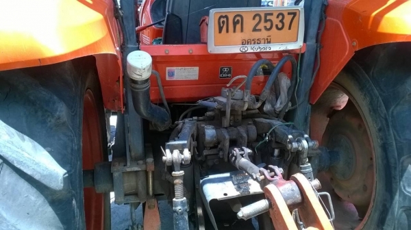 ขายรถไถ KUBOTA M7040 สภาพสวย ใช้งานน้อย ยางสวยทุกเส้น อุปกรณ์ผานดันหน้า และผาน 3 เอกสารเล่มทะเบียนครบ