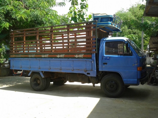 ขาย 6 ล้อ NPR ปี 35 เครื่อง 4BD1 115 แรงม้า คัสซีมีสนิมนิดหน่อย แต่งเกียร์สั้นแล้ว ยางเต็ม ทะเบียนพร้อมโอน