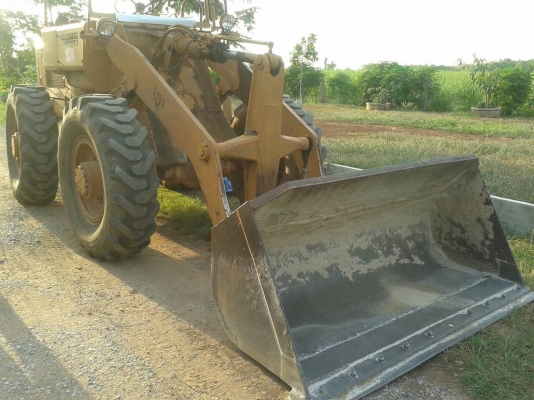 ขายรถตัก KOMATSU สภาพพร้อมใช้งาน ยางดีทุกเส้น เครื่องดี ปั้มดี ราคาต่อรองได้ครับ