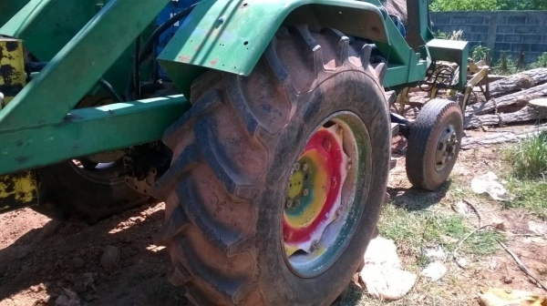 ขายรถไถ FORD 6600 T3 ติดคีบอวยชัยแทรคเตอร์ สภาพพร้อมใช้งาน ยางดีทุกเส้น เอกสารเล่มทะเบียนครบ ราคาต่อรองได้ ขายรถไถ FORD 6600 T3 ติดคีบอวยชัยแทรคเตอร์ สภาพพร้อมใช้งาน ยางดีทุกเส้น เอกสารเล่มทะเบียนครบ ราคาต่อรองได้