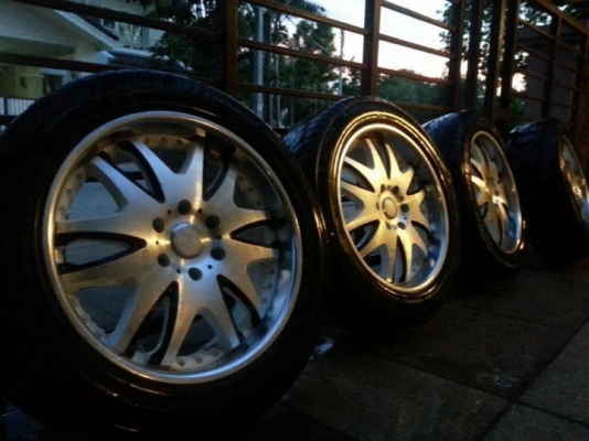 ล้อ VIP ขอบ20 Japan 6รู139 กว้าง9นิ้ว off +20 สภาพดีไม่มีซ่อม ขอบหนาๆใส่กระบะหล่อๆเลยครับ