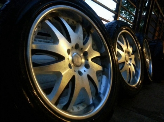 ล้อ VIP ขอบ20 Japan 6รู139 กว้าง9นิ้ว off +20 สภาพดีไม่มีซ่อม ขอบหนาๆใส่กระบะหล่อๆเลยครับ