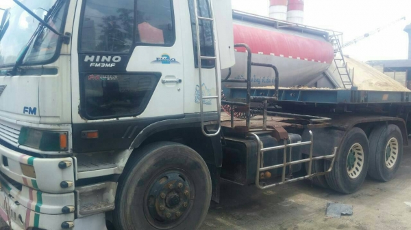 ขายด่วน ยกชุด(มี3คัน)หัวลาก((HINO 2คัน Misu1คัน)) สภาพดีสวยพร้อมใช้งาน เล่มทะเบียนพร้อมโอน ( ราคา1,950,000 รวม3คัน) ต่อรองได้ครับ