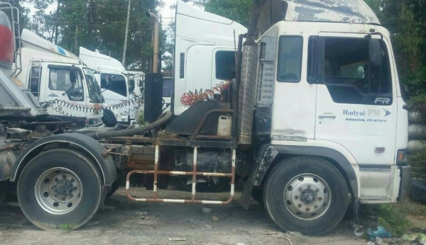 ขายด่วน ยกชุด(มี3คัน)หัวลาก((HINO 2คัน Misu1คัน)) สภาพดีสวยพร้อมใช้งาน เล่มทะเบียนพร้อมโอน ( ราคา1,950,000 รวม3คัน) ต่อรองได้ครับ