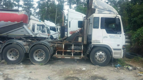 ขายด่วน ยกชุด(มี3คัน)หัวลาก((HINO 2คัน Misu1คัน)) สภาพดีสวยพร้อมใช้งาน เล่มทะเบียนพร้อมโอน ( ราคา1,950,000 รวม3คัน) ต่อรองได้ครับ