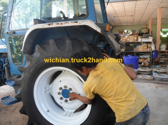 ขายแล้ว ยางหลังBS ขนาด 18.4-34 พร้อมกะทะล้อ34&rdquo;  สภาพสวย ดอกยางสูงนิ้วกว่า ขายยกกะทะพร้อมยางเลย คู่ละ35,000ครับ