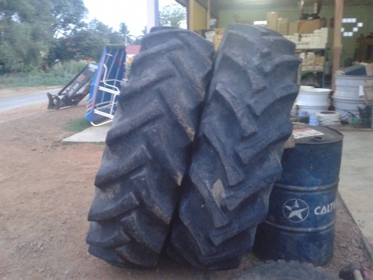 ขายแล้ว ยางหลังBS ขนาด 18.4-34 พร้อมกะทะล้อ34&rdquo;  สภาพสวย ดอกยางสูงนิ้วกว่า ขายยกกะทะพร้อมยางเลย คู่ละ35,000ครับ