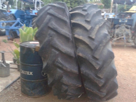 ขายแล้ว ยางหลังBS ขนาด 18.4-34 พร้อมกะทะล้อ34&rdquo;  สภาพสวย ดอกยางสูงนิ้วกว่า ขายยกกะทะพร้อมยางเลย คู่ละ35,000ครับ