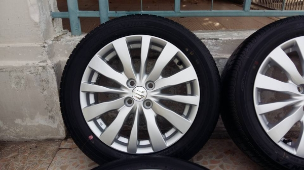 ขายล้อแม็กพร้อมยางป้ายแดง suzuki swift 16" พร้อมยางปี15 สนใจติดต่อเล็กคลองสามครับ 081-3747940