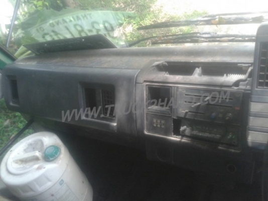 รถบรรทุก 6 ล้อ ISUZU กระบะบรรทุก กระบะยาว 5.30 เมตร รถบรรทุก 6 ล้อ ISUZU กระบะบรรทุก กระบะยาว 5.30 เมตร