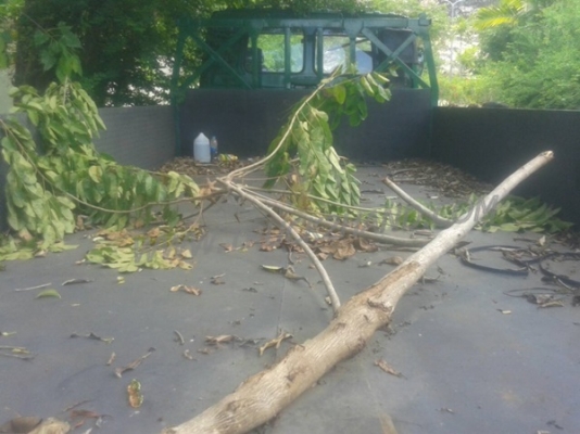 รถบรรทุก 6 ล้อ ISUZU กระบะบรรทุก กระบะยาว 5.30 เมตร รถบรรทุก 6 ล้อ ISUZU กระบะบรรทุก กระบะยาว 5.30 เมตร