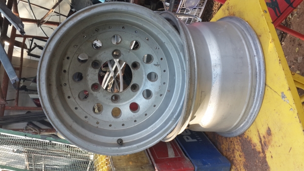 ขายแม๊กหยดน้ำขอบ15 8 1/2นิ้ว