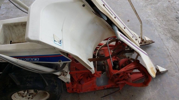 รถเกี่ยวข้าวเดินตามแบบมัดข้าวในตัว KUBOTA  รุ่น RB30(1) เก่าญี่ปุ่น สภาพสวย เครื่องพร้อมใช้งาน ไม่เคยใช้งานในไทย