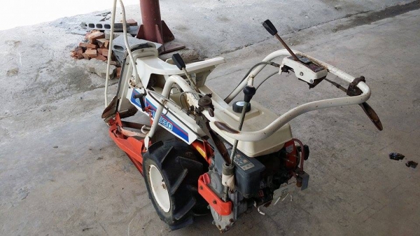 รถเกี่ยวข้าวเดินตามแบบมัดข้าวในตัว KUBOTA  รุ่น RB30(1) เก่าญี่ปุ่น สภาพสวย เครื่องพร้อมใช้งาน ไม่เคยใช้งานในไทย