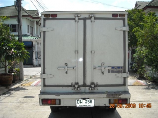 ยางขอบตู้ทึบ ยางขอบตู้แห้ง ยางหลังคารถกระบะ ยางตู้รถบรรทุก ตู้เย็น ตู้อลูมิเนียม ตู้สิบบาน ยางเทา ยางกระดูกงู ยางตัวเจ