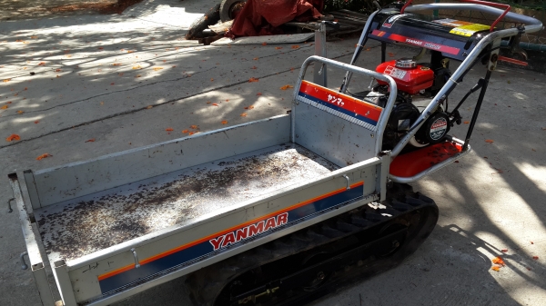 รถบรรทุกการเกษตรและก่อสร้าง