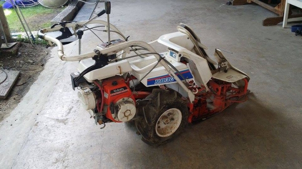 รถเกี่ยวข้าวเดินตามแบบมัดข้าวในตัว KUBOTA  รุ่น RB30(2) เก่าญี่ปุ่น สภาพสวย เครื่องพร้อมใช้งาน ไม่เคยใช้งานในไทย