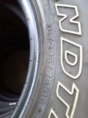 Dunlop AT3 ขนาด 265/75/16 ปลายปี12 สวยๆ 1ชุด