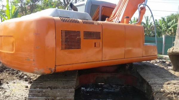 แม็กโครมือสองยีห้อ Hitachi EX200-5 ไฟฟ้าครบ,เอกสารเล่ม,ช่วงล่างเก็บใหม่หมด