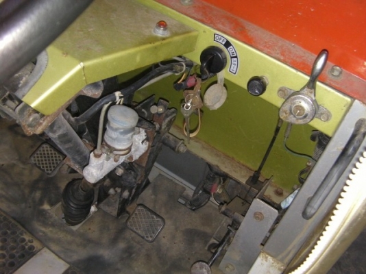 ขายรถบรรทุกเล็ก เหมาะสำหรับขนย้ายของตามความต้องการใช้ในรีสอร์ทหรืไร่สวนใช้ได้ทั้งกลางวันและกลางคืน ระบบไฟเหมือนรถยนต์ 53090บ(มีวิดีโอใช้งาน)