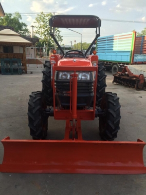 ขายรถไถคูโบต้า L-4508DI พร้อมใบมีดดันดินหน้าตราช้าง ขายรถไถคูโบต้า L-4508DI พร้อมใบมีดดันดินหน้าตราช้าง