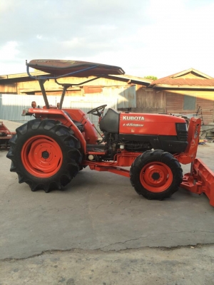 ขายรถไถคูโบต้า L-4508DI พร้อมใบมีดดันดินหน้าตราช้าง ขายรถไถคูโบต้า L-4508DI พร้อมใบมีดดันดินหน้าตราช้าง