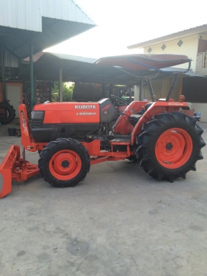 ขายรถไถคูโบต้า L-4508DI พร้อมใบมีดดันดินหน้าตราช้าง ขายรถไถคูโบต้า L-4508DI พร้อมใบมีดดันดินหน้าตราช้าง