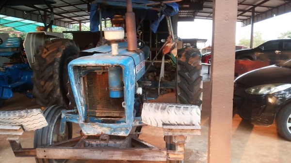 **113,000 บ.ต่อรอง/// รถไถ FORD 3000 เพลาเดียว **ขาย FORD 47แรง รถไถ1เพลา ตัวเปล่า FORD 3000 3สูบ 47แรง T3 เสื้อเรียบ เครื่องดี แรงดี <C7NN 6015 S> ปั้มดี แรงดีครับ เกียร์ดี<C7NN 7006 AK> เข้าง่าย ครับ ช่วงล่างดี แน่นดี ท้ายดี<C7NN-4024 G&a **113,000 บ.ต่อรอง/// รถไถ FORD 3000 เพลาเดียว **ขาย FORD 47แรง รถไถ1เพลา ตัวเปล่า FORD 3000 3สูบ 47แรง T3 เสื้อเรียบ เครื่องดี แรงดี <C7NN 6015 S> ปั้มดี แรงดีครับ เกียร์ดี<C7NN 7006 AK> เข้าง่าย ครับ ช่วงล่างดี แน่นดี ท้ายดี<C7NN-4024 G&a