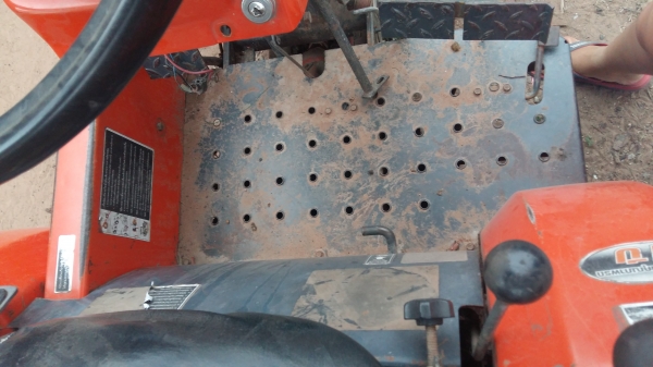 คูโบต้า KRT140 ไม่มีเครื่อง มาพร้อมอุปกรณ์สองชิ้น โทร 081 074 5778 ลุงโหนกรับสาย