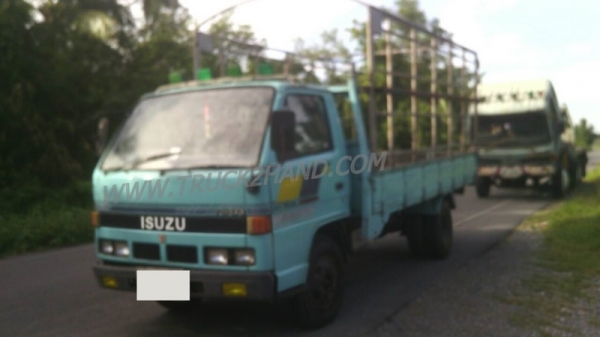 ISUZU 85แรงม้า ปีจดทะเบียน 2523 กระบะคาร์โก้ ยาว4 เมตร กว้าง1.90 เมตร