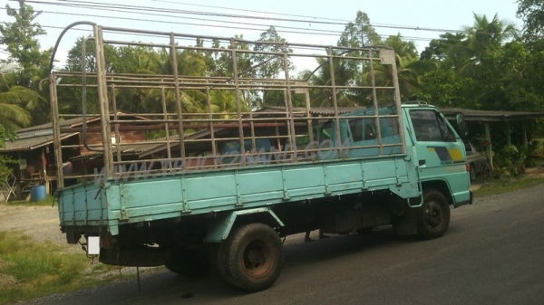 ISUZU 85แรงม้า ปีจดทะเบียน 2523 กระบะคาร์โก้ ยาว4 เมตร กว้าง1.90 เมตร