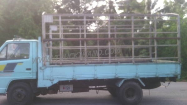 ISUZU 85แรงม้า ปีจดทะเบียน 2523 กระบะคาร์โก้ ยาว4 เมตร กว้าง1.90 เมตร