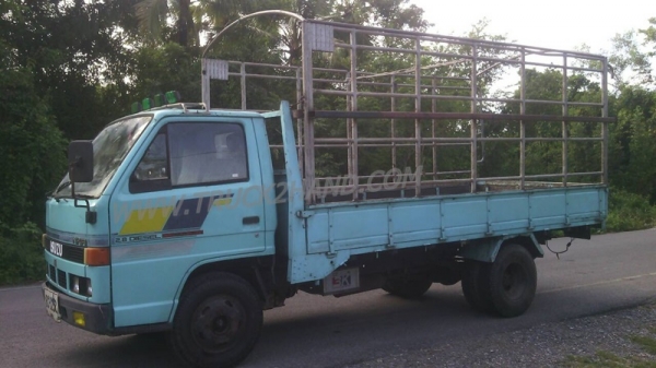 ISUZU 85แรงม้า ปีจดทะเบียน 2523 กระบะคาร์โก้ ยาว4 เมตร กว้าง1.90 เมตร