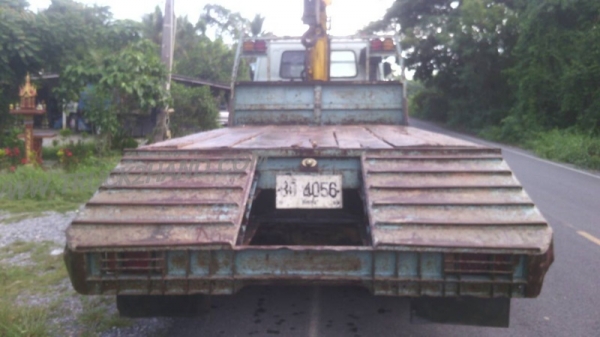 อิซุซุ10ล้อท้ายลาด ติดเครน2900ตัน เพลาเดียว เครื่อง160HP6BF1 เเซชซีสวย หัวเก๋งมีผุที่พื้น พวงมาลัยพาวเวอร์
