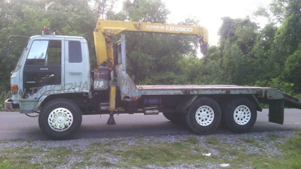 อิซุซุ10ล้อท้ายลาด ติดเครน2900ตัน เพลาเดียว เครื่อง160HP6BF1 เเซชซีสวย หัวเก๋งมีผุที่พื้น พวงมาลัยพาวเวอร์