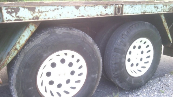 อิซุซุ10ล้อท้ายลาด ติดเครน2900ตัน เพลาเดียว เครื่อง160HP6BF1 เเซชซีสวย หัวเก๋งมีผุที่พื้น พวงมาลัยพาวเวอร์