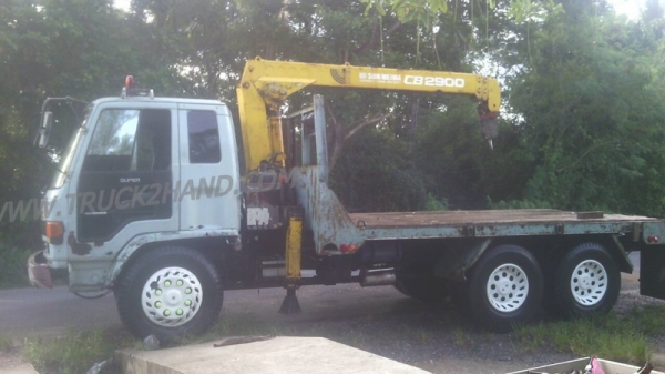 อิซุซุ10ล้อท้ายลาด ติดเครน2900ตัน เพลาเดียว เครื่อง160HP6BF1 เเซชซีสวย หัวเก๋งมีผุที่พื้น พวงมาลัยพาวเวอร์