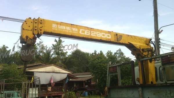 อิซุซุ10ล้อท้ายลาด ติดเครน2900ตัน เพลาเดียว เครื่อง160HP6BF1 เเซชซีสวย หัวเก๋งมีผุที่พื้น พวงมาลัยพาวเวอร์