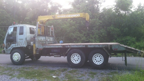 อิซุซุ10ล้อท้ายลาด ติดเครน2900ตัน เพลาเดียว เครื่อง160HP6BF1 เเซชซีสวย หัวเก๋งมีผุที่พื้น พวงมาลัยพาวเวอร์