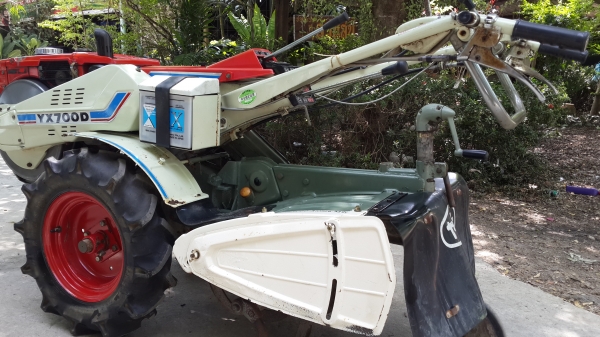 รถพรวนดิน ปรับสภาพแล้ว เปลี่ยนถ่ายของเหลวให้หมด พ่นตัวหยุดสนิมเหล็กพร้อมใช้งาน