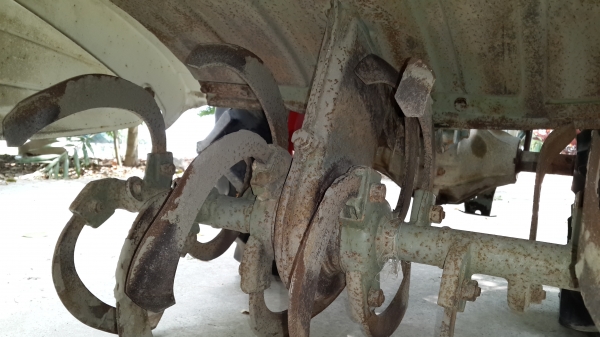 รถพรวนดิน ปรับสภาพแล้ว เปลี่ยนถ่ายของเหลวให้หมด พ่นตัวหยุดสนิมเหล็กพร้อมใช้งาน