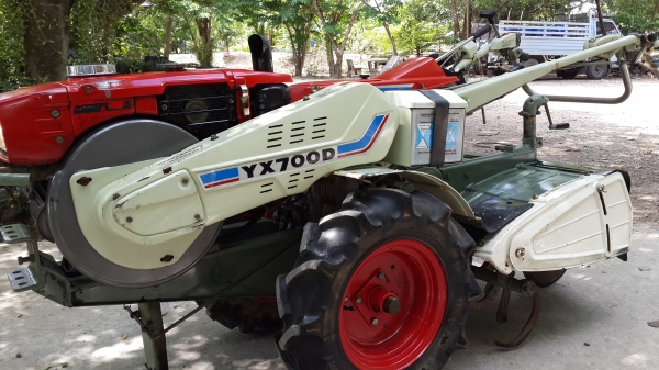 รถพรวนดิน ปรับสภาพแล้ว เปลี่ยนถ่ายของเหลวให้หมด พ่นตัวหยุดสนิมเหล็กพร้อมใช้งาน
