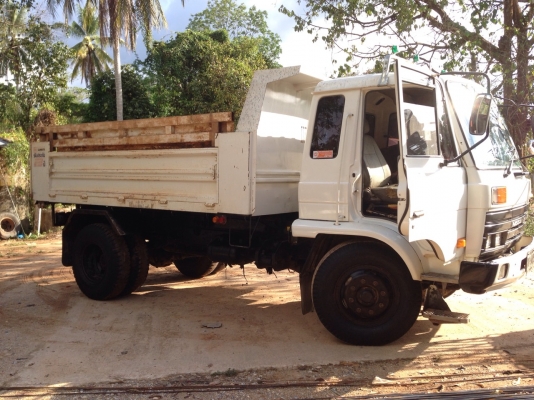 ขายรถบรรทุก 6 ล้อดัมพ์ใหญ่ NISSAN UD 160 แรงม้าปี 2545 ราคา  650000