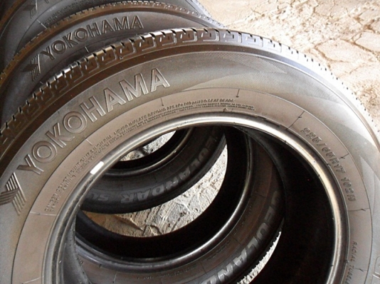 ยางขอบ17 โยโกฮาม่า 225-65-R17ลงพื้นปี13(4เส้น3,900บ)ดอกหนามาก90\%