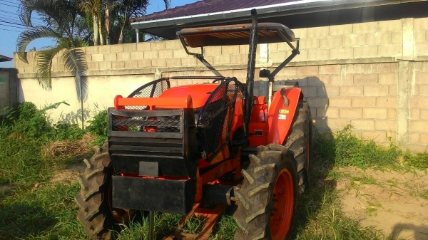 ขายรถไถ KUBOTA M 6040 สภาพดีเดิมๆพร้อมใช้งาน อุปกรณ์ครบ 3 ชิ้นมีพร้อมดันหน้า ผานพรวนและ โรตารี่
