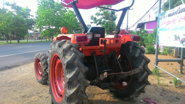 ขายรถไถ KUBOTA M 6040 สภาพดีเดิมๆพร้อมใช้งาน อุปกรณ์ครบ 3 ชิ้นมีพร้อมดันหน้า ผานพรวนและ โรตารี่