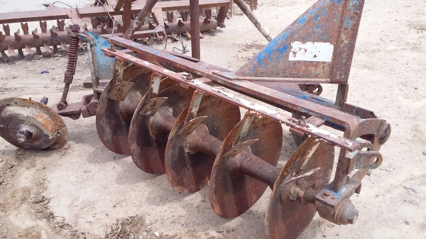 ขายผาน5 ใบ22ใบเต็ม ใบใหญ่ พร้อมใช้งานสวยๆ โครงไม่มีดาม