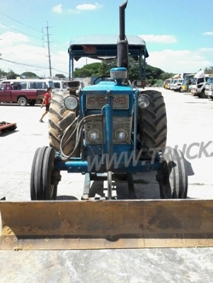 รถไถ FORD  รุ่น 68 ปีจดทะเบียน 2527 มีเล่มทะเบียนเรียบร้อย