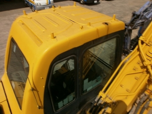 ขายรถนอก Komatsu PC130-6 ขาย 1,295,000 บาท รถเก่านอกจากศูนย์ Komatsu ญี่ปุ่น ชั่วโมงน้อย ใบแทรค 50 มีลายหัวเจาะ ชั่วงล่างสวย พร้อมใช้